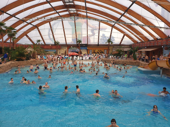 Schwimmhalle