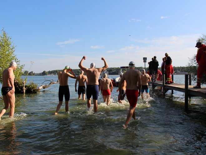 Die Männer gehen an den Start